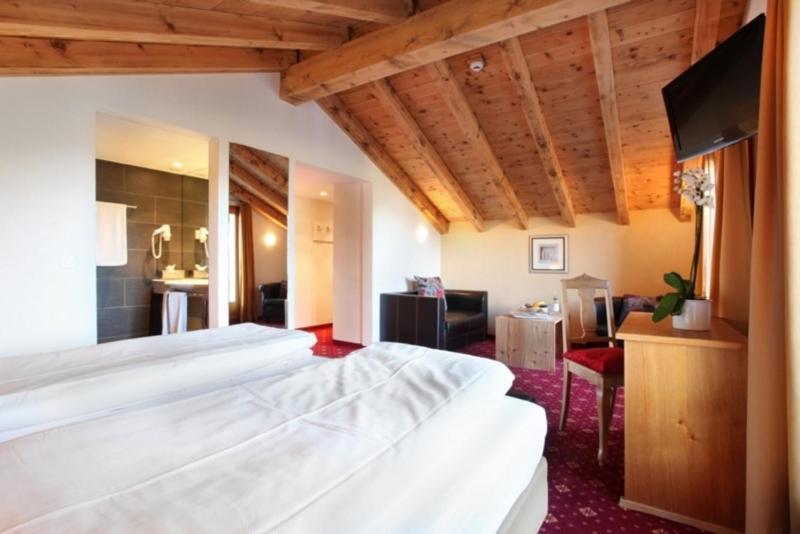 Hotel Central Obersaxen Eksteriør bilde