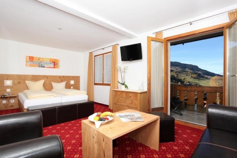 Hotel Central Obersaxen Eksteriør bilde