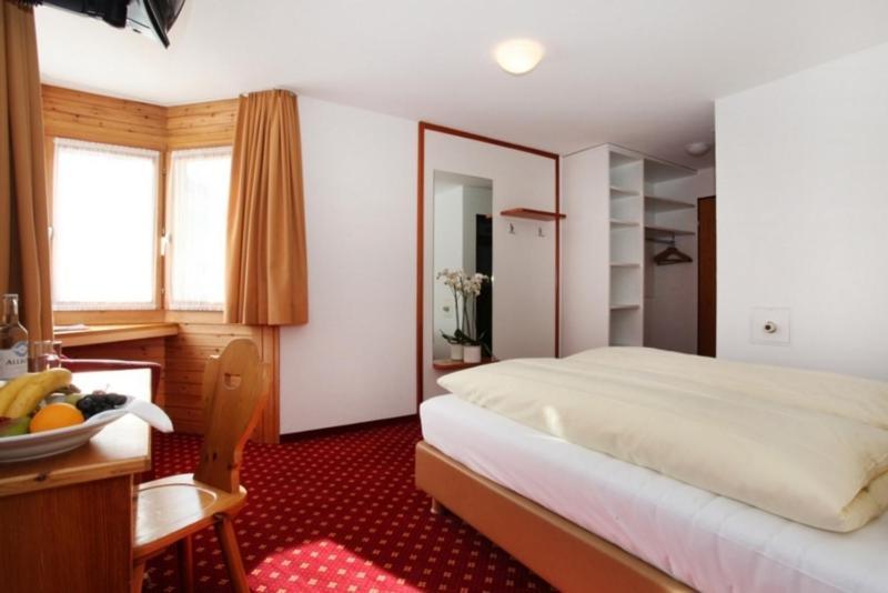 Hotel Central Obersaxen Eksteriør bilde