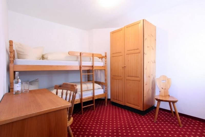 Hotel Central Obersaxen Eksteriør bilde